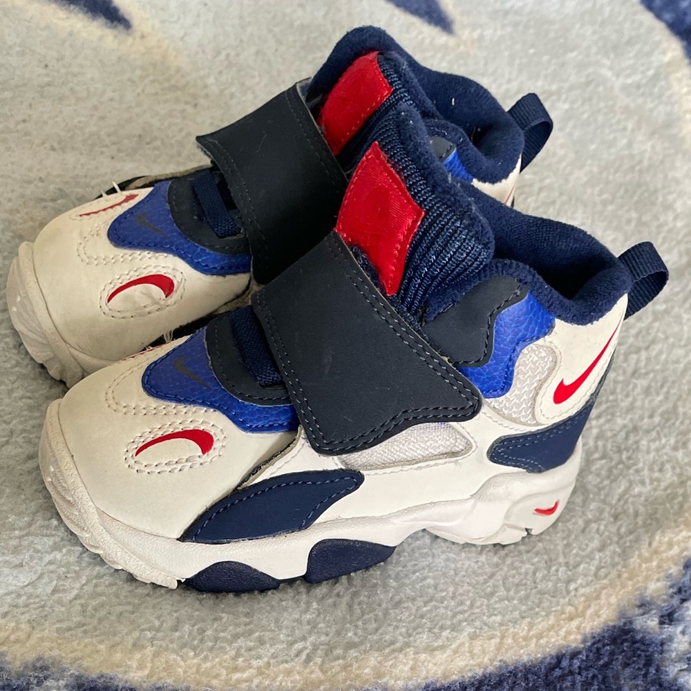 Toddler Nike Size 6c